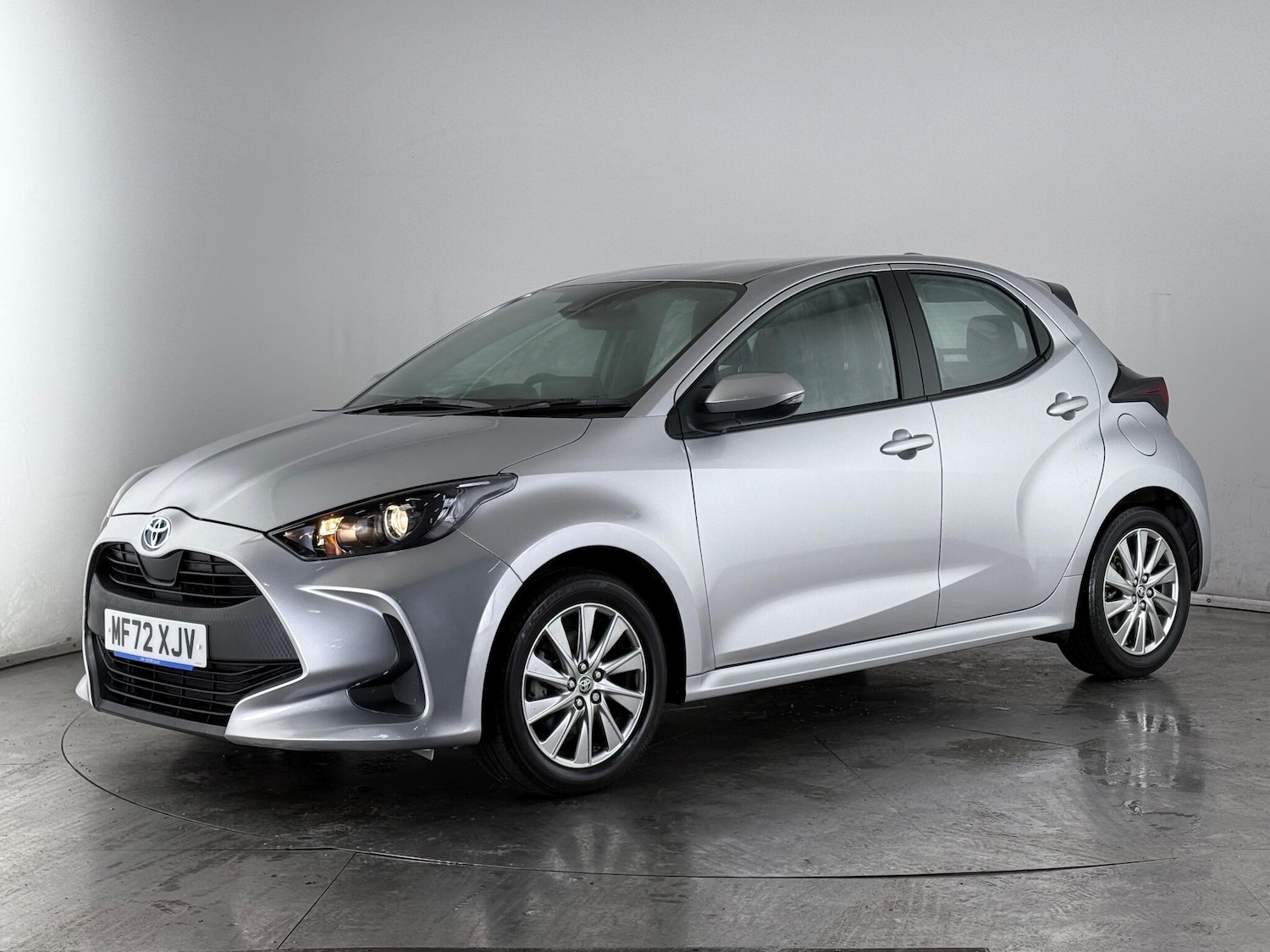 Used Toyota Yaris 2022 for sale - 77182458: Photo 2