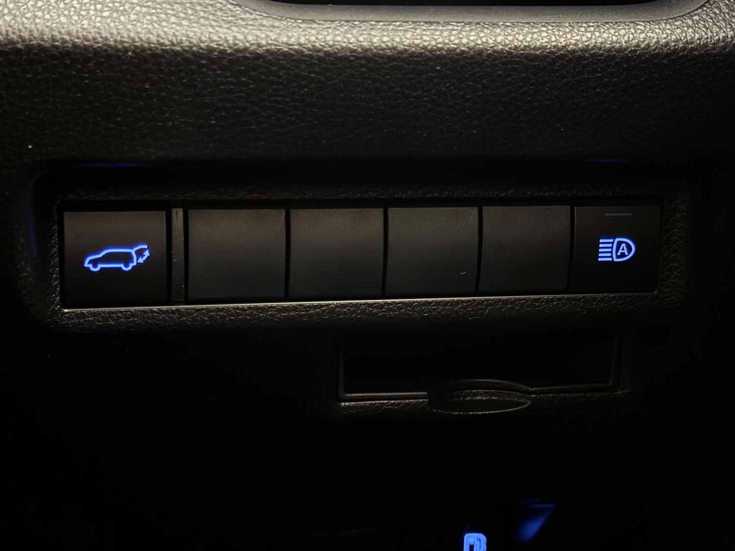 Used Toyota RAV4 2021 for sale - 77259491: Photo 24