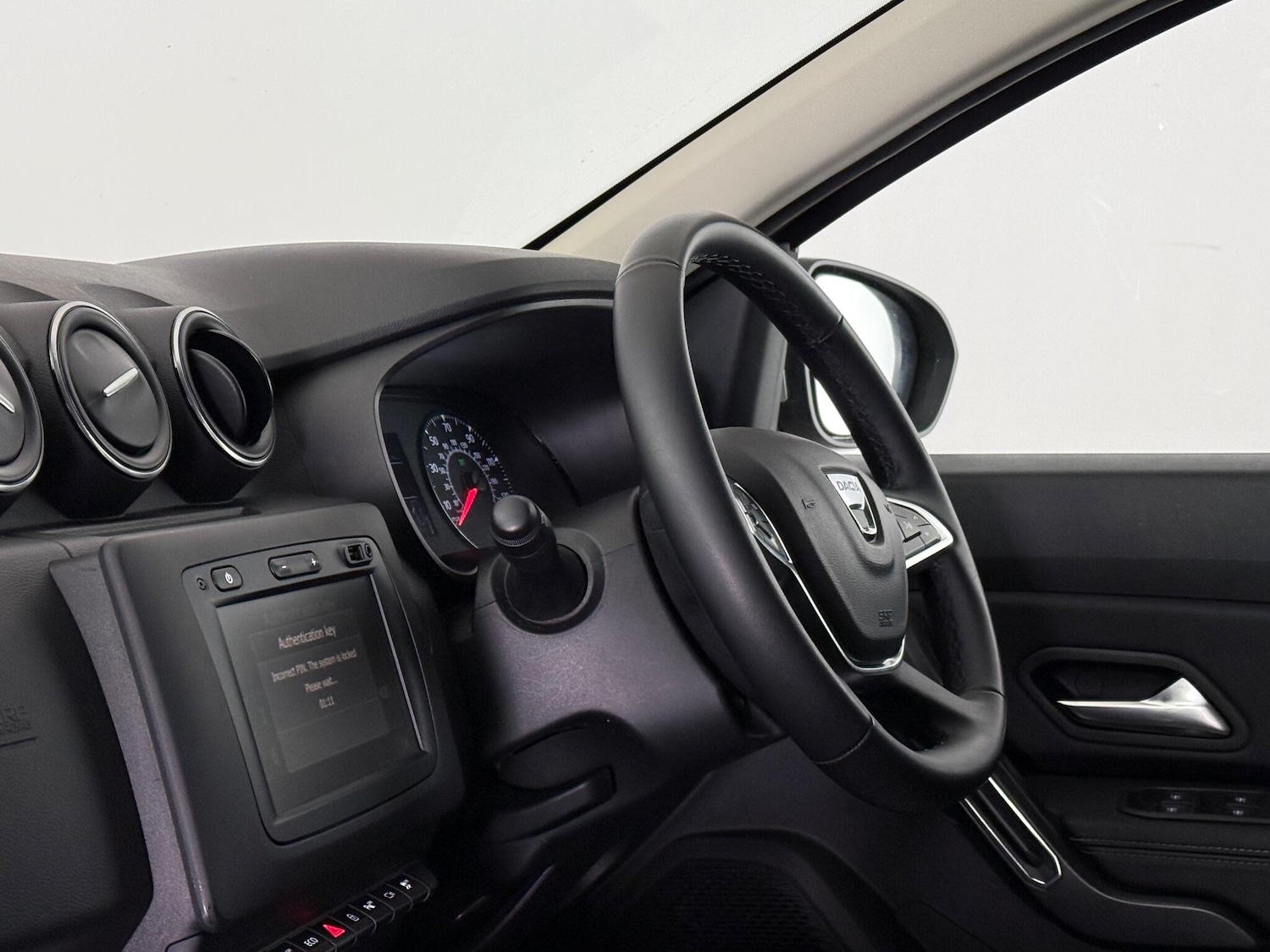 Used Dacia Duster 2018 for sale - 77260615: Photo 15