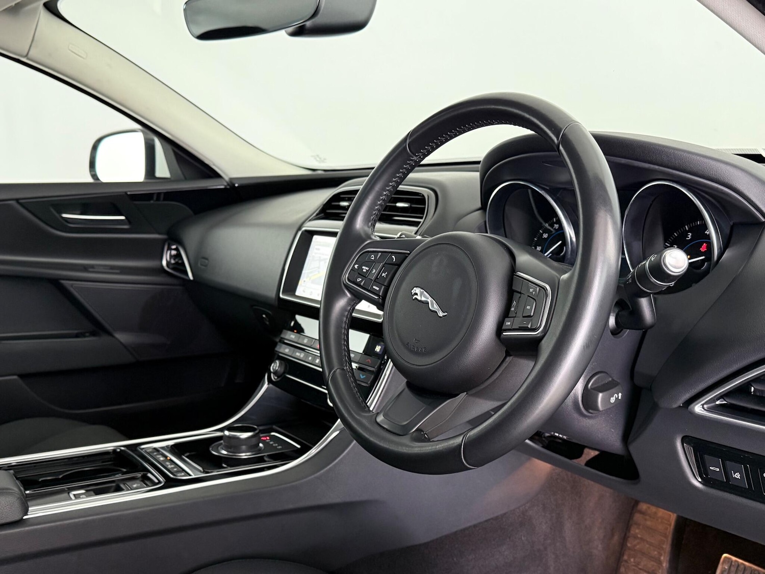 Used Jaguar XE 2019 for sale - 77182491: Photo 15