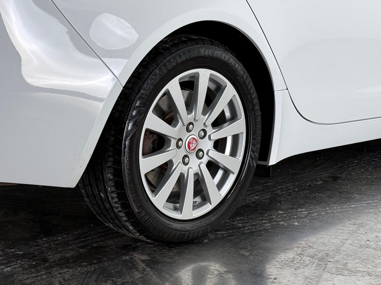 Used Jaguar XE 2019 for sale - 77182491: Photo 8