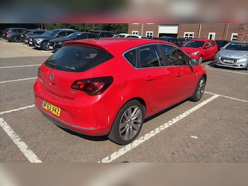 Used Volkswagen Touran 2010 for sale - 79248900: Photo