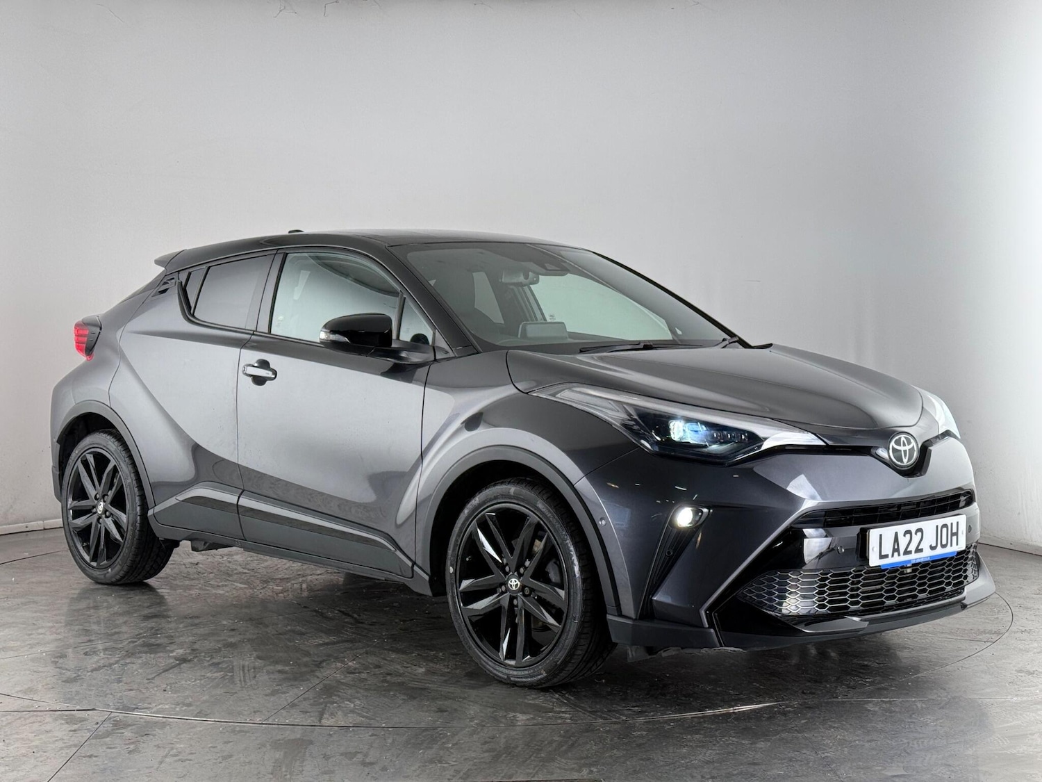 Used Toyota C-HR 2022 for sale - 77637947: Photo 1