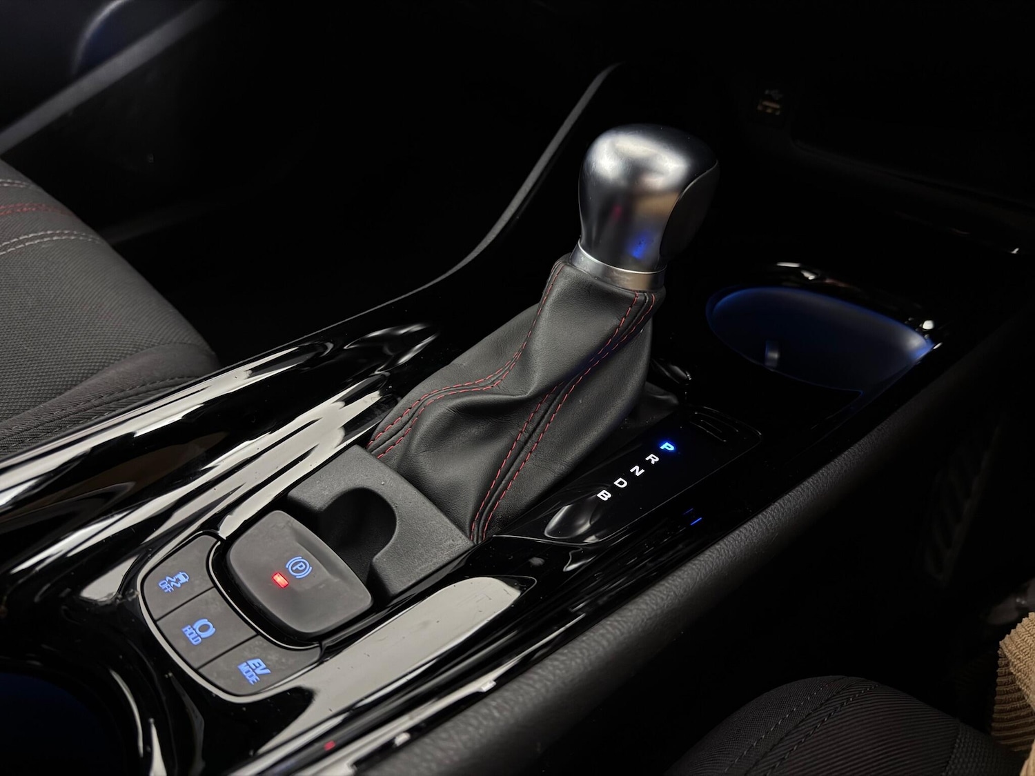 Used Toyota C-HR 2022 for sale - 77637947: Photo 28