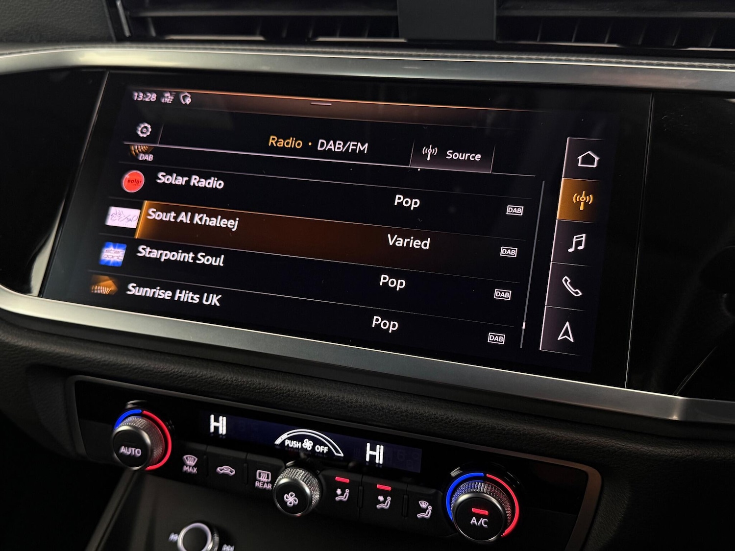 Used Audi Q3 2019 for sale - 76898797: Photo 33