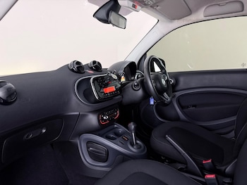 Used smart fortwo 2018 for sale - 79120039: Photo