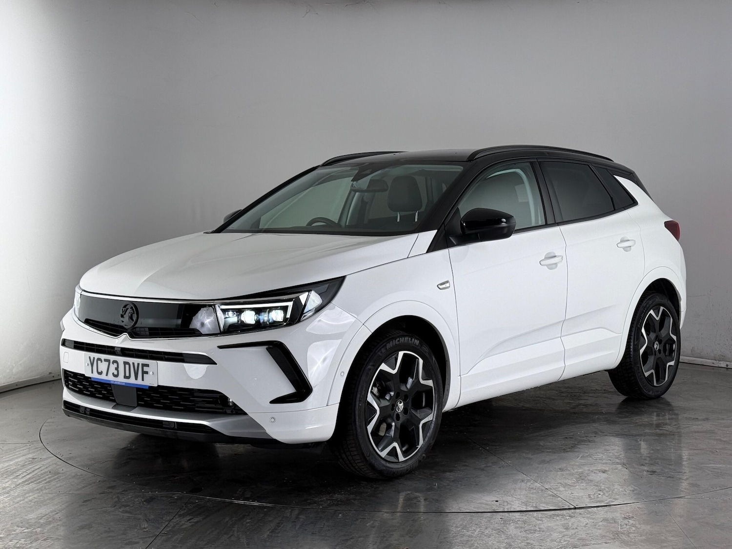 Used Vauxhall Grandland 2023 for sale - 77182504: Photo 2