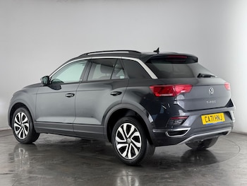 Used Volkswagen T-Roc 2021 for sale - 77371870: Photo