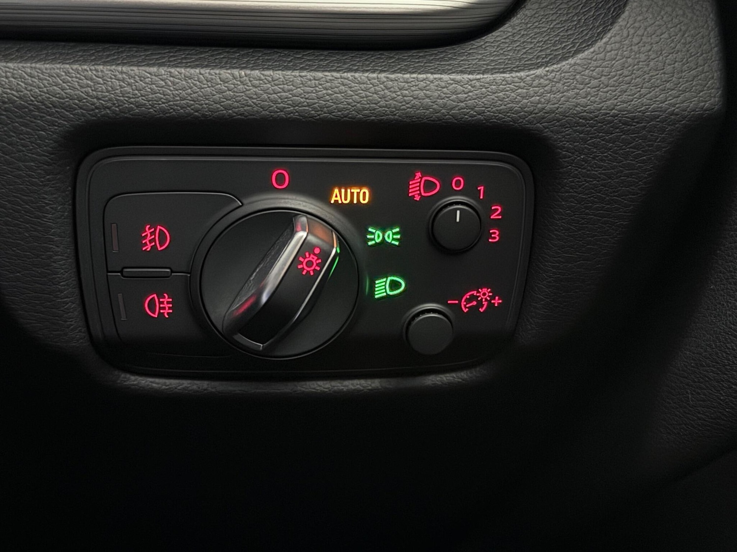 Used Audi A3 2015 for sale - 76800858: Photo 36