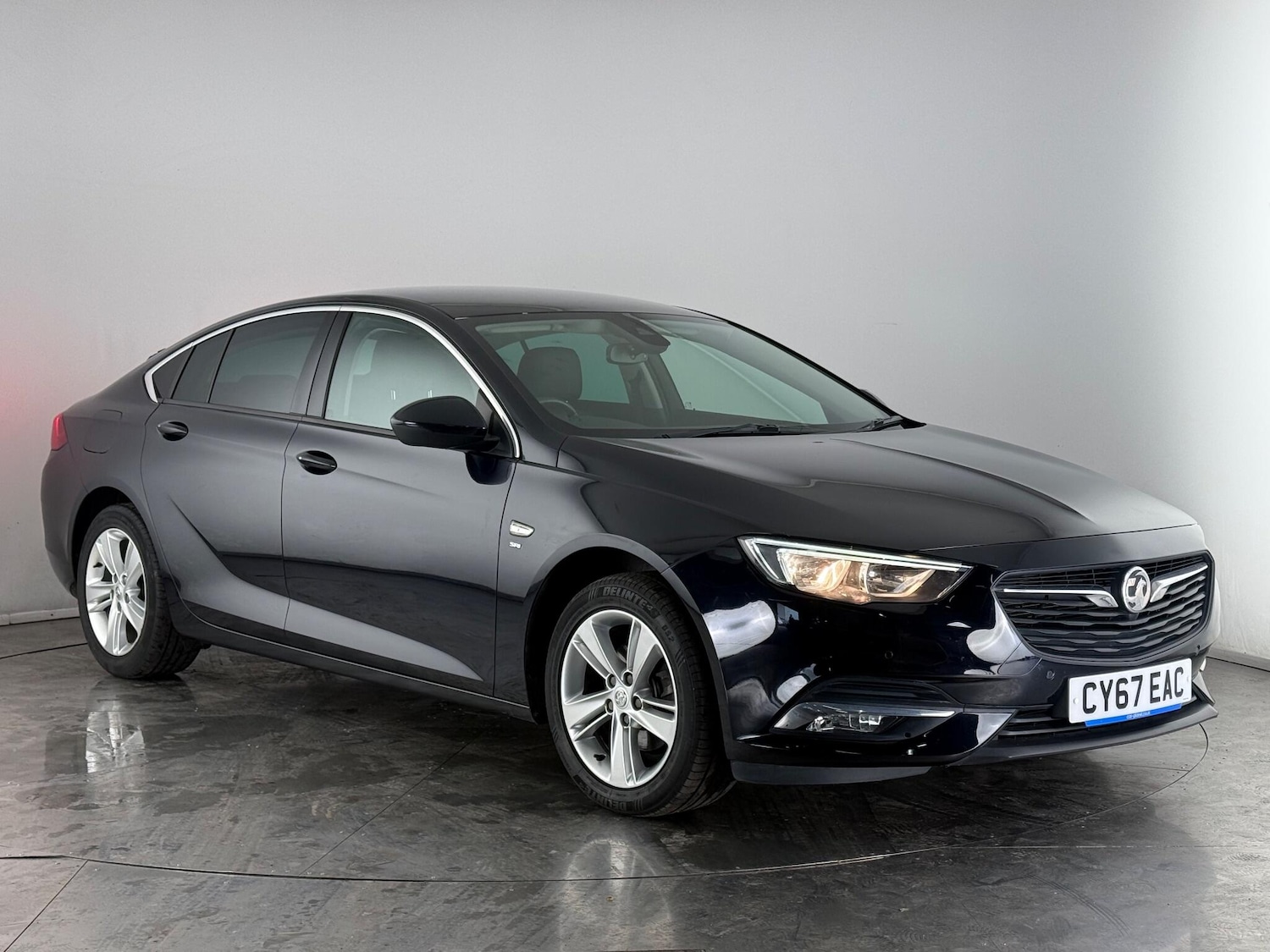 Used Vauxhall Insignia 2017 for sale - 76866063: Photo 1