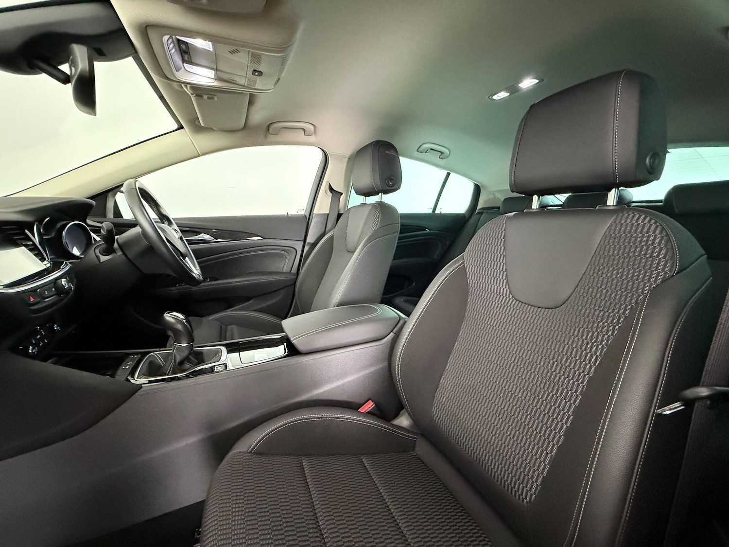 Used Vauxhall Insignia 2017 for sale - 76866063: Photo 17