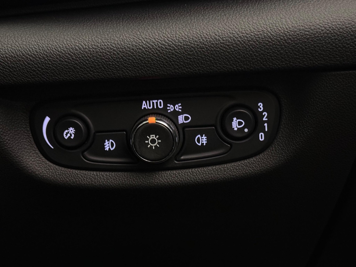 Used Vauxhall Insignia 2017 for sale - 76866063: Photo 28