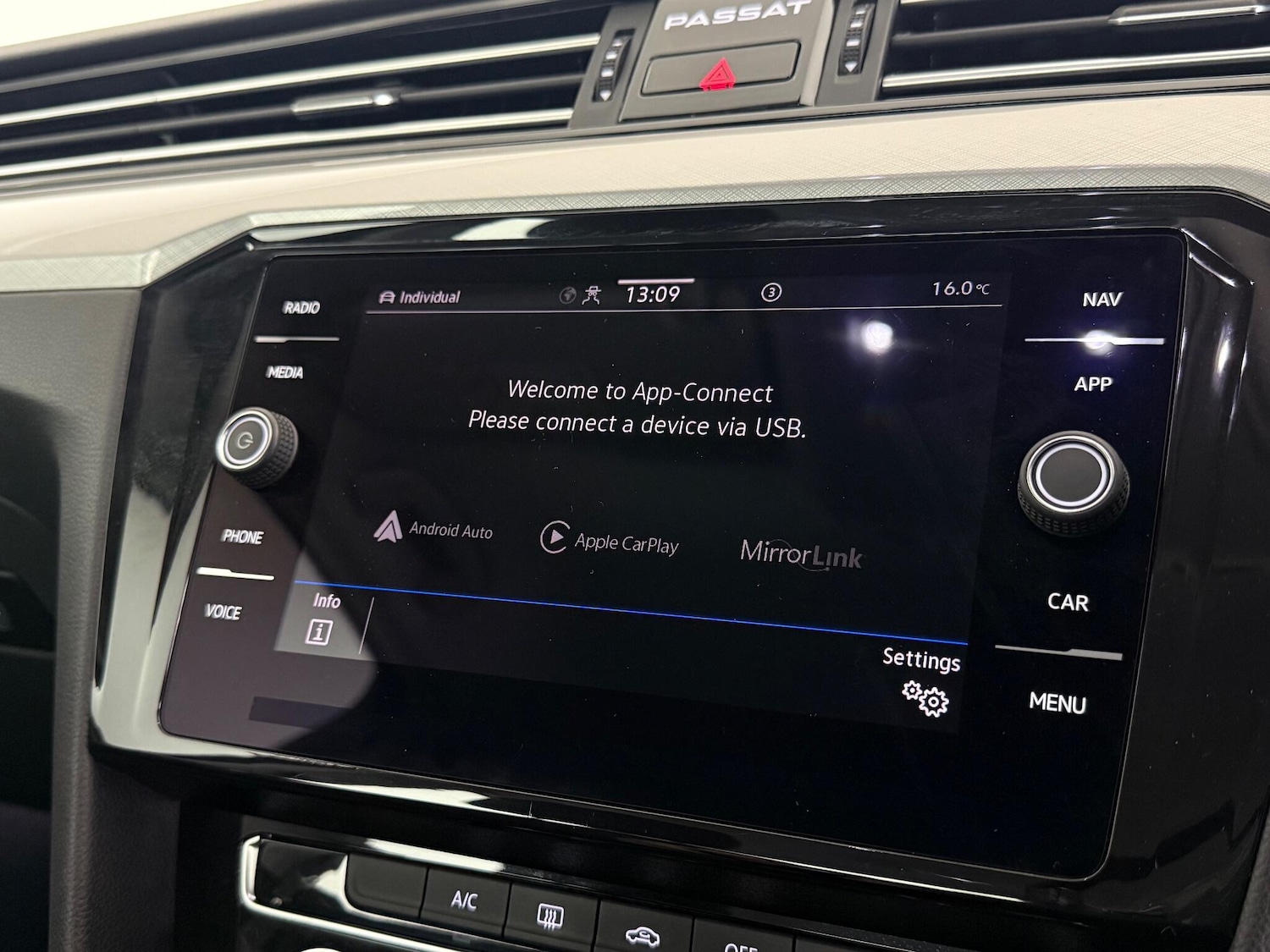 Used Volkswagen Passat 2022 for sale - 77243996: Photo 33