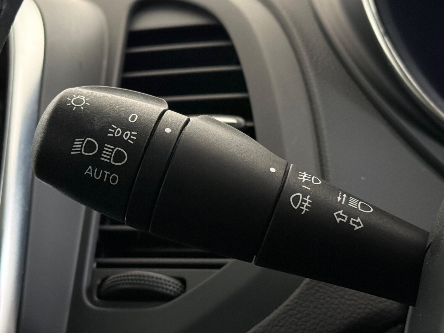 Used Renault Captur 2018 for sale - 77672101: Photo 19