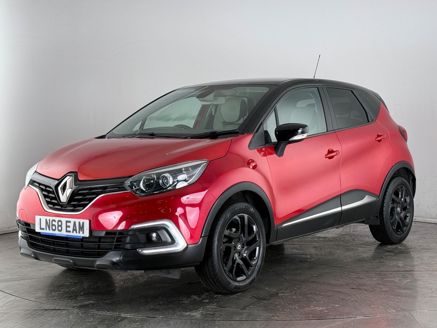 Used Renault Captur 2018 for sale - 77672101: Photo 3
