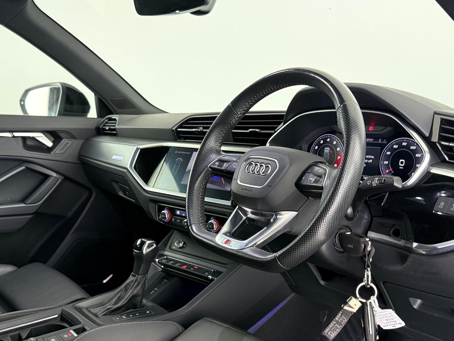 Used Audi Q3 2020 for sale - 76645562: Photo 15