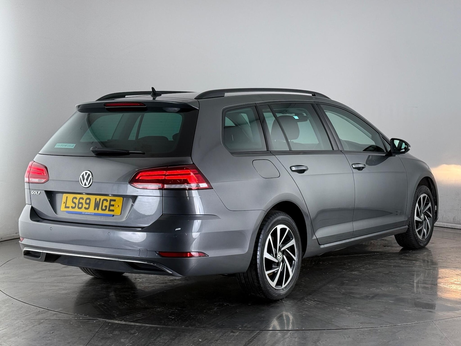 Used Volkswagen Golf 2019 for sale - 77550839: Photo 3
