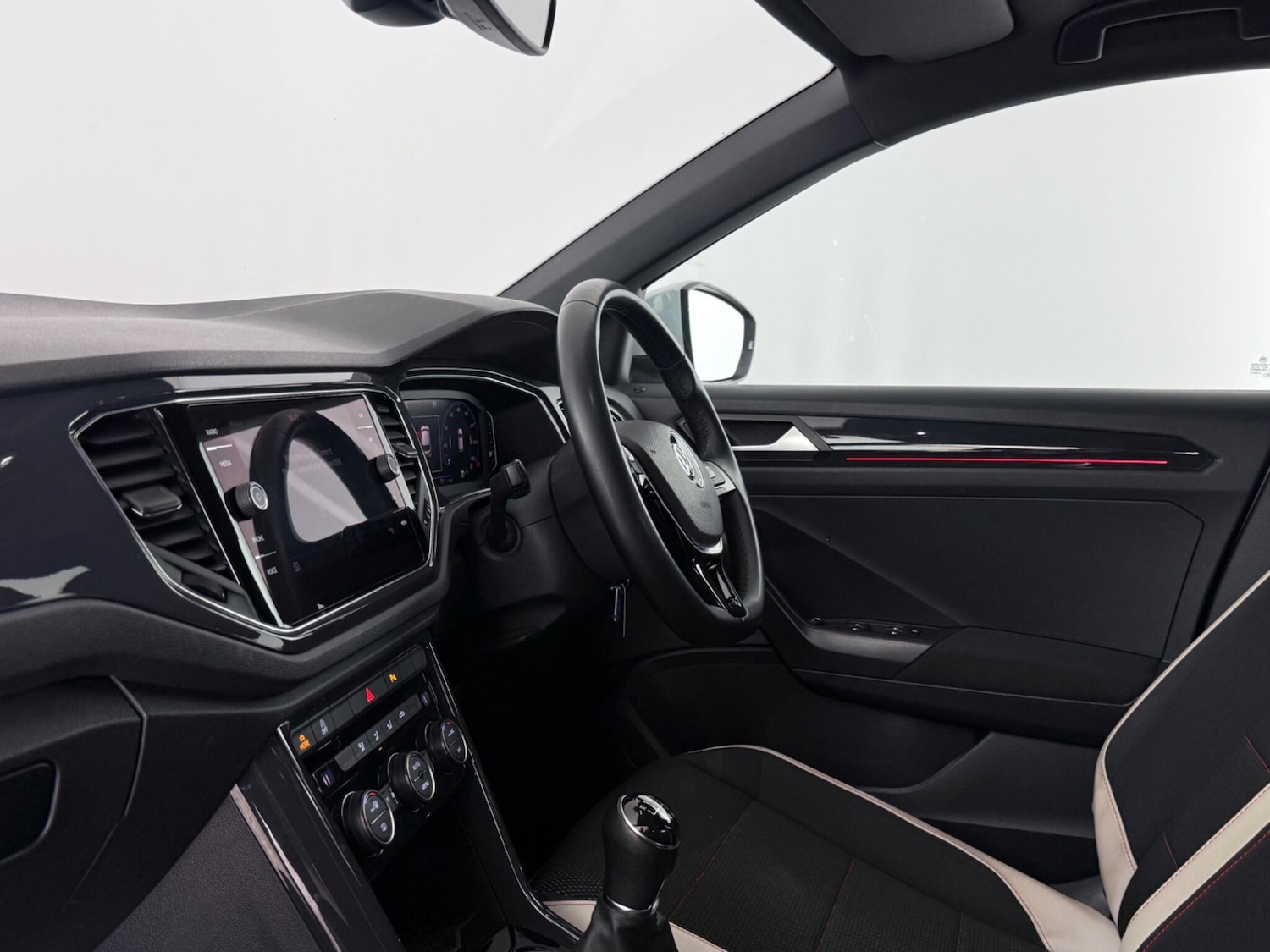 Used Volkswagen T-Roc 2018 for sale - 77412507: Photo 13