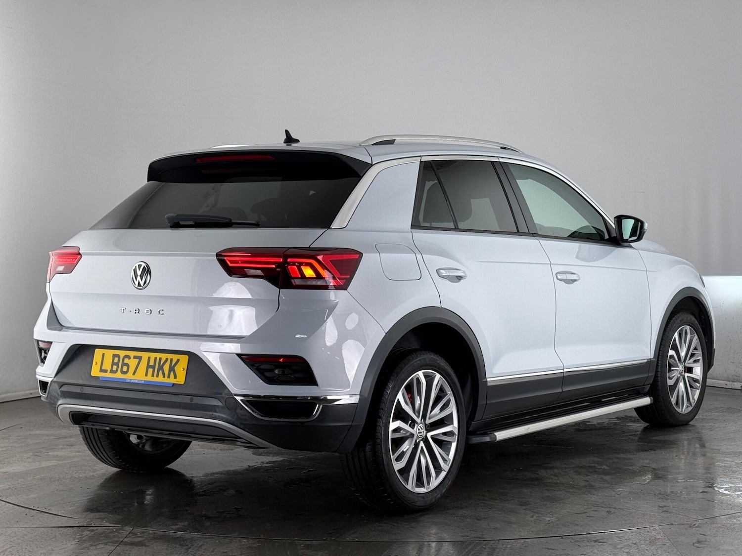Used Volkswagen T-Roc 2018 for sale - 77412507: Photo 4