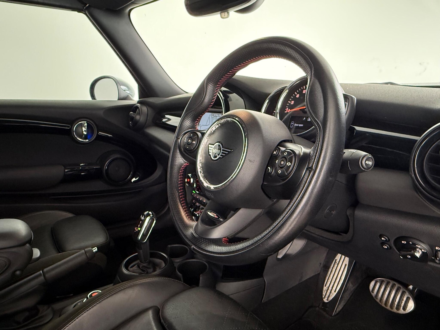 Used MINI Convertible 2019 for sale - 77260553: Photo 16