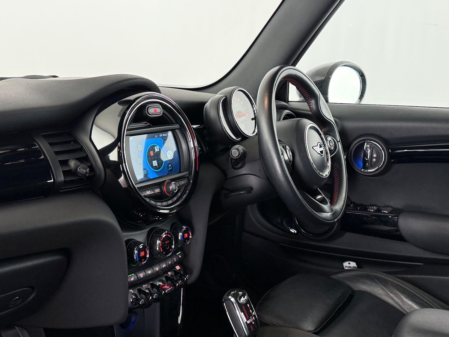 Used MINI Convertible 2019 for sale - 77260553: Photo 19