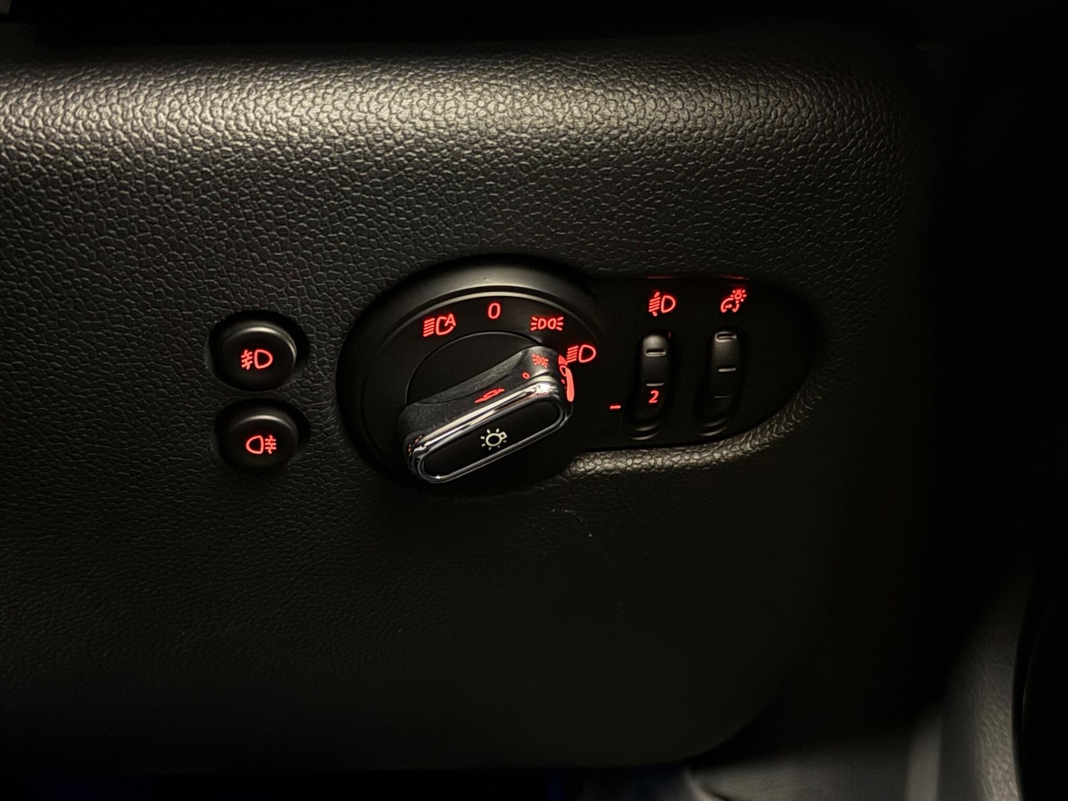 Used MINI Convertible 2019 for sale - 77260553: Photo 25