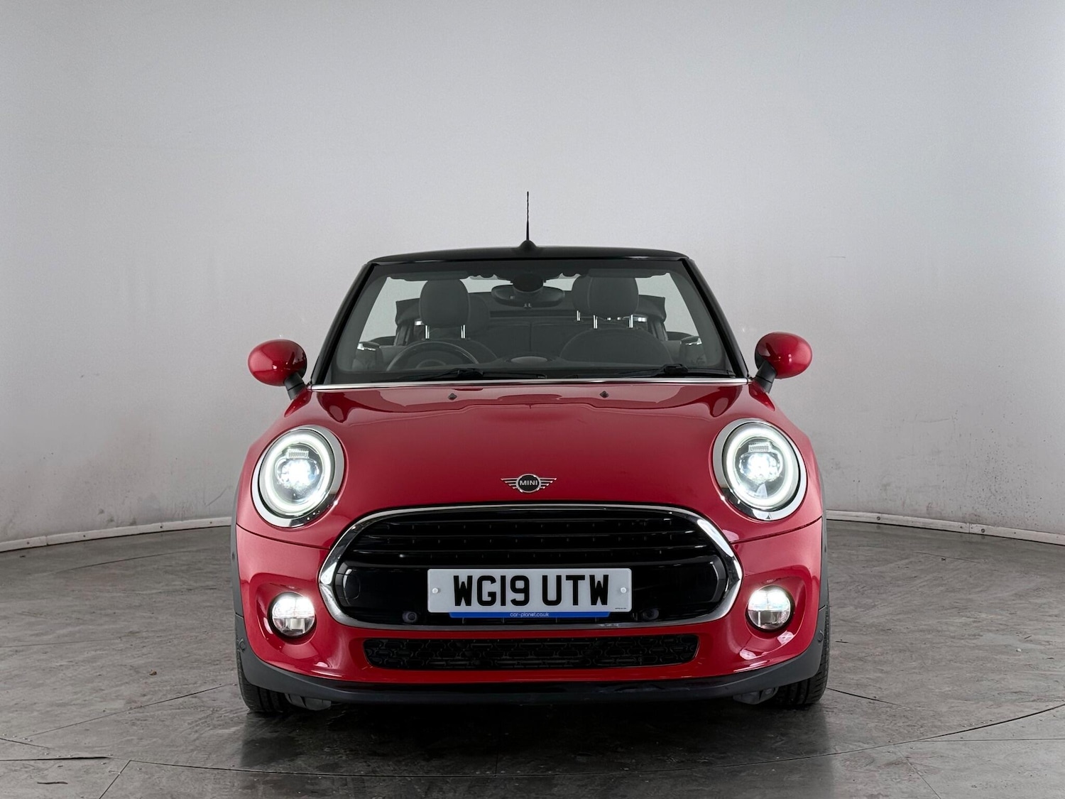 Used MINI Convertible 2019 for sale - 77260242: Photo 2