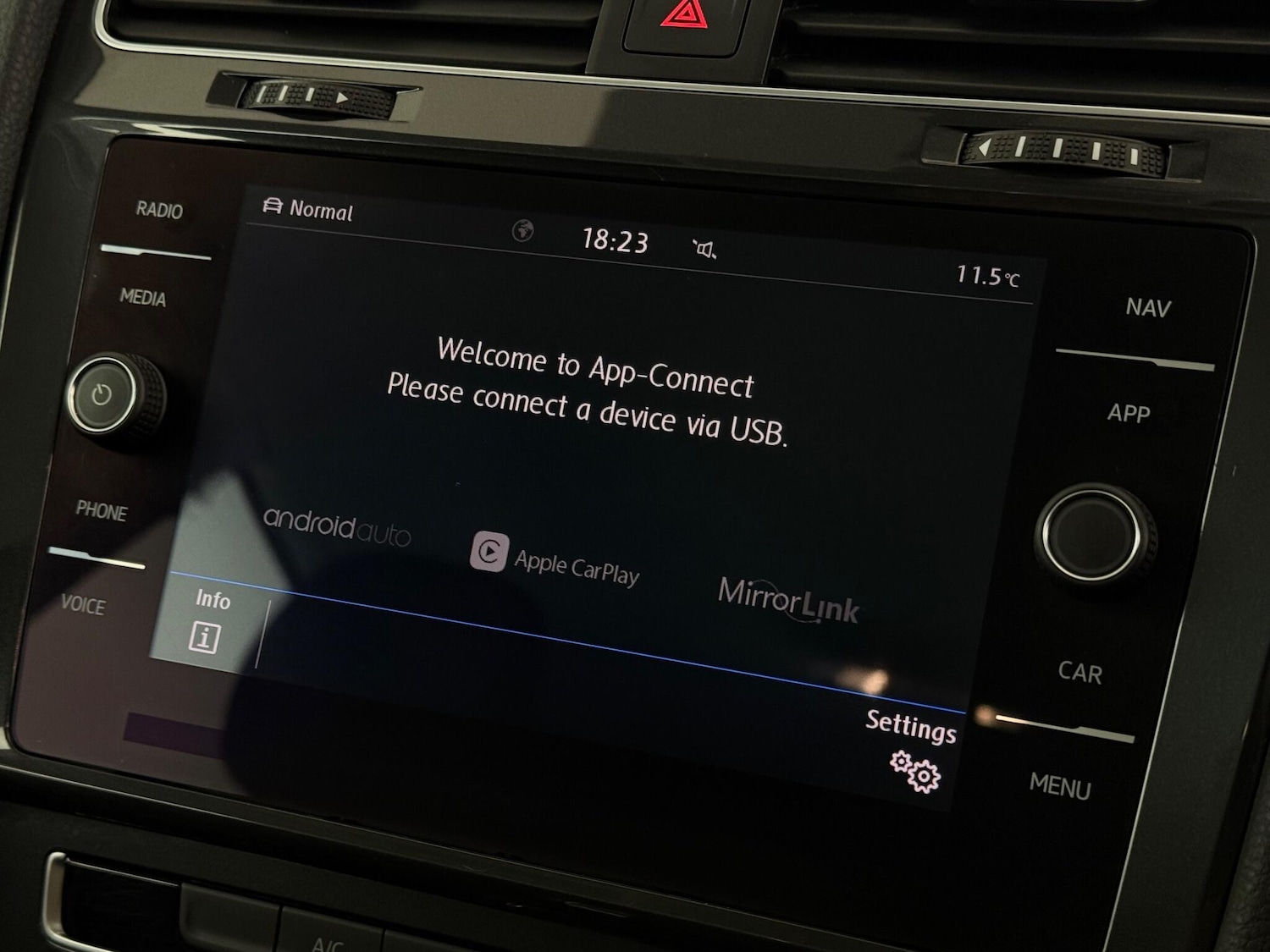 Used Volkswagen Golf 2018 for sale - 77260568: Photo 27