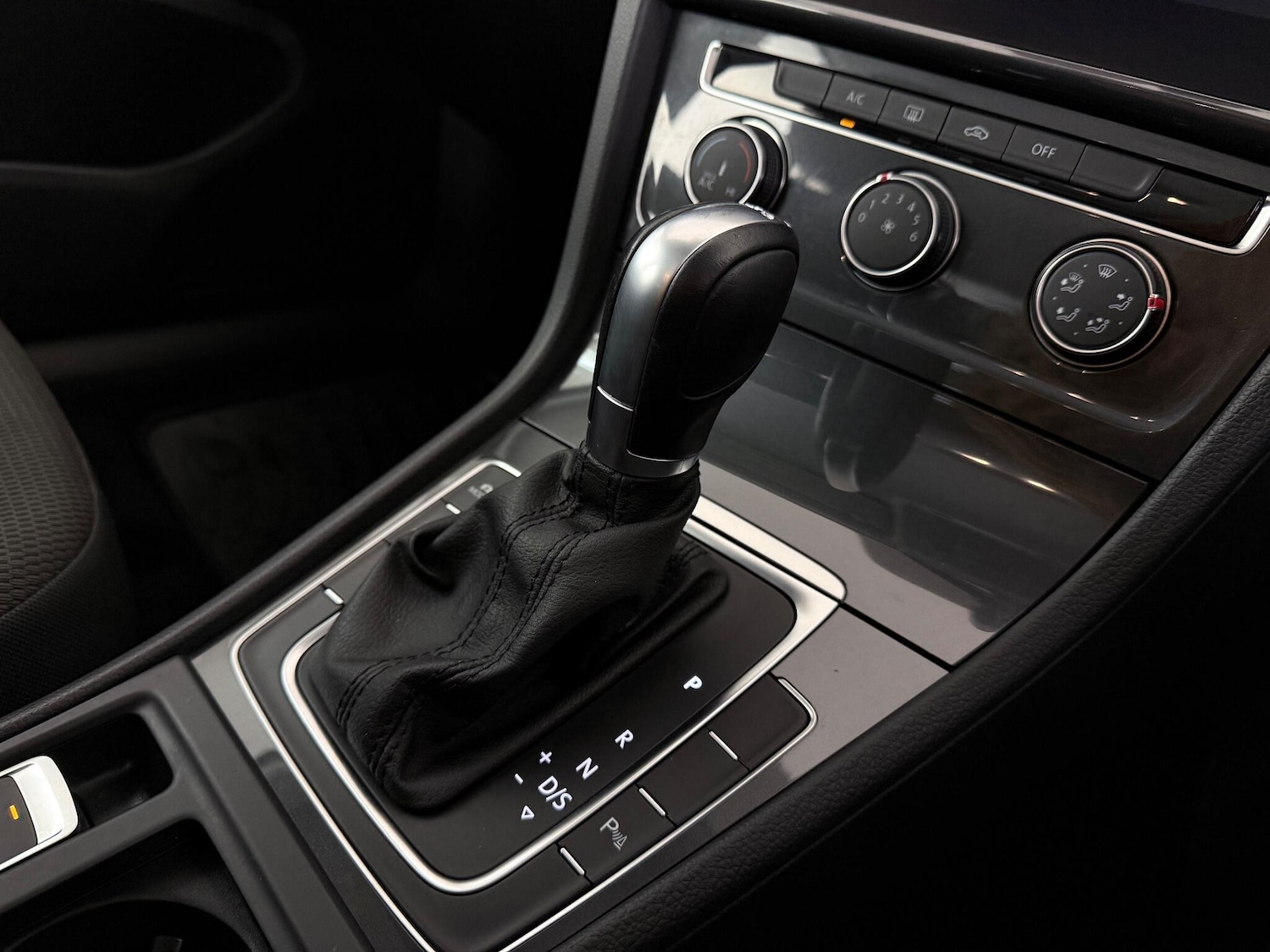 Used Volkswagen Golf 2018 for sale - 77260568: Photo 31