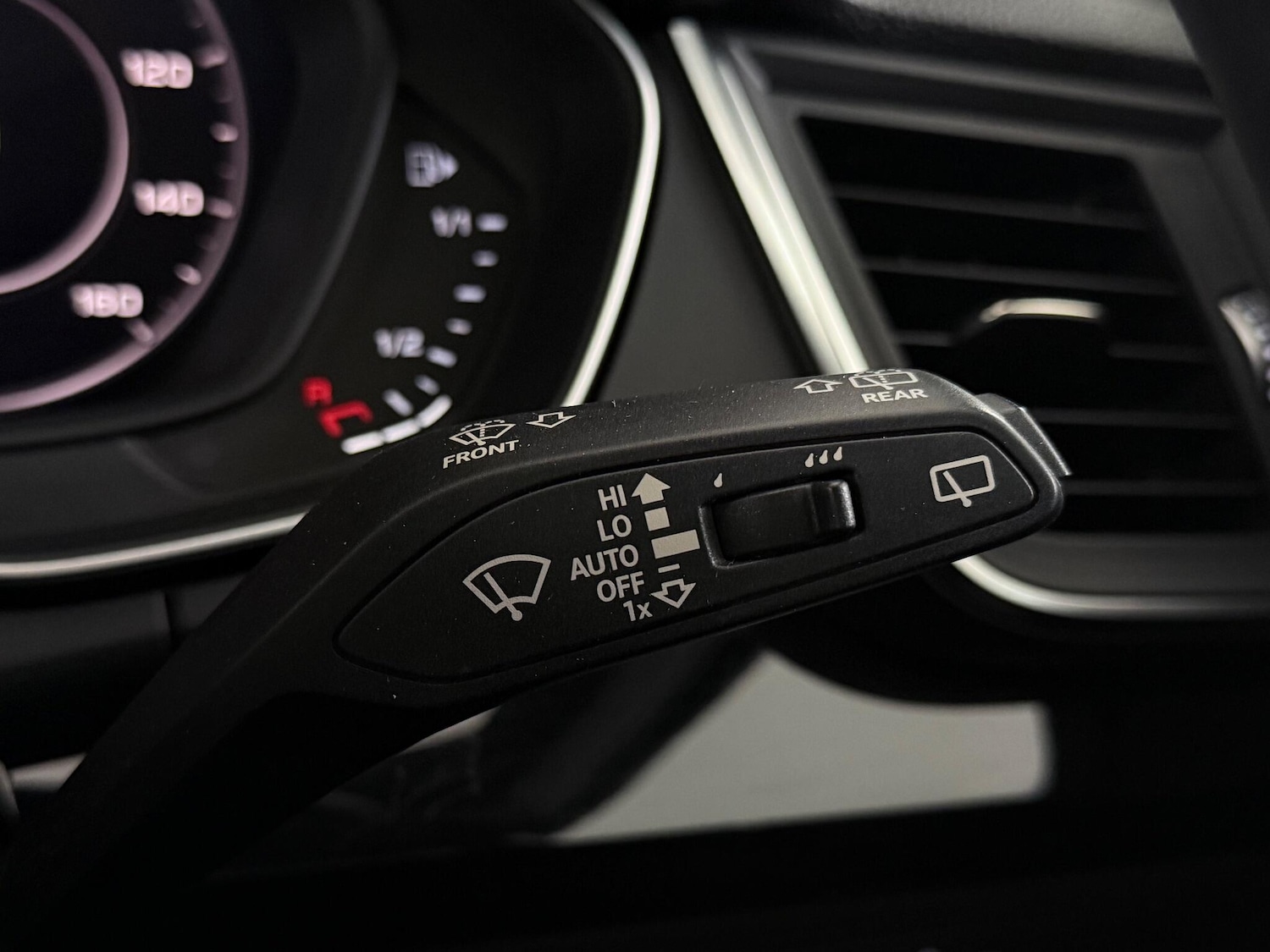 Used Audi Q5 2019 for sale - 76467139: Photo 32