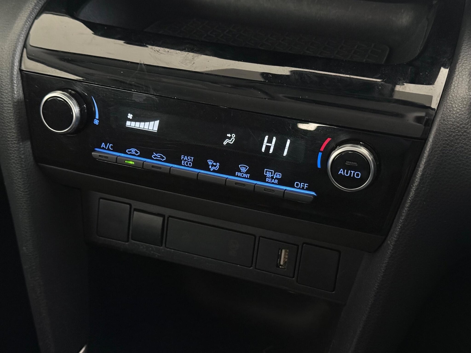 Used Toyota Yaris Cross 2023 for sale - 77246026: Photo 28