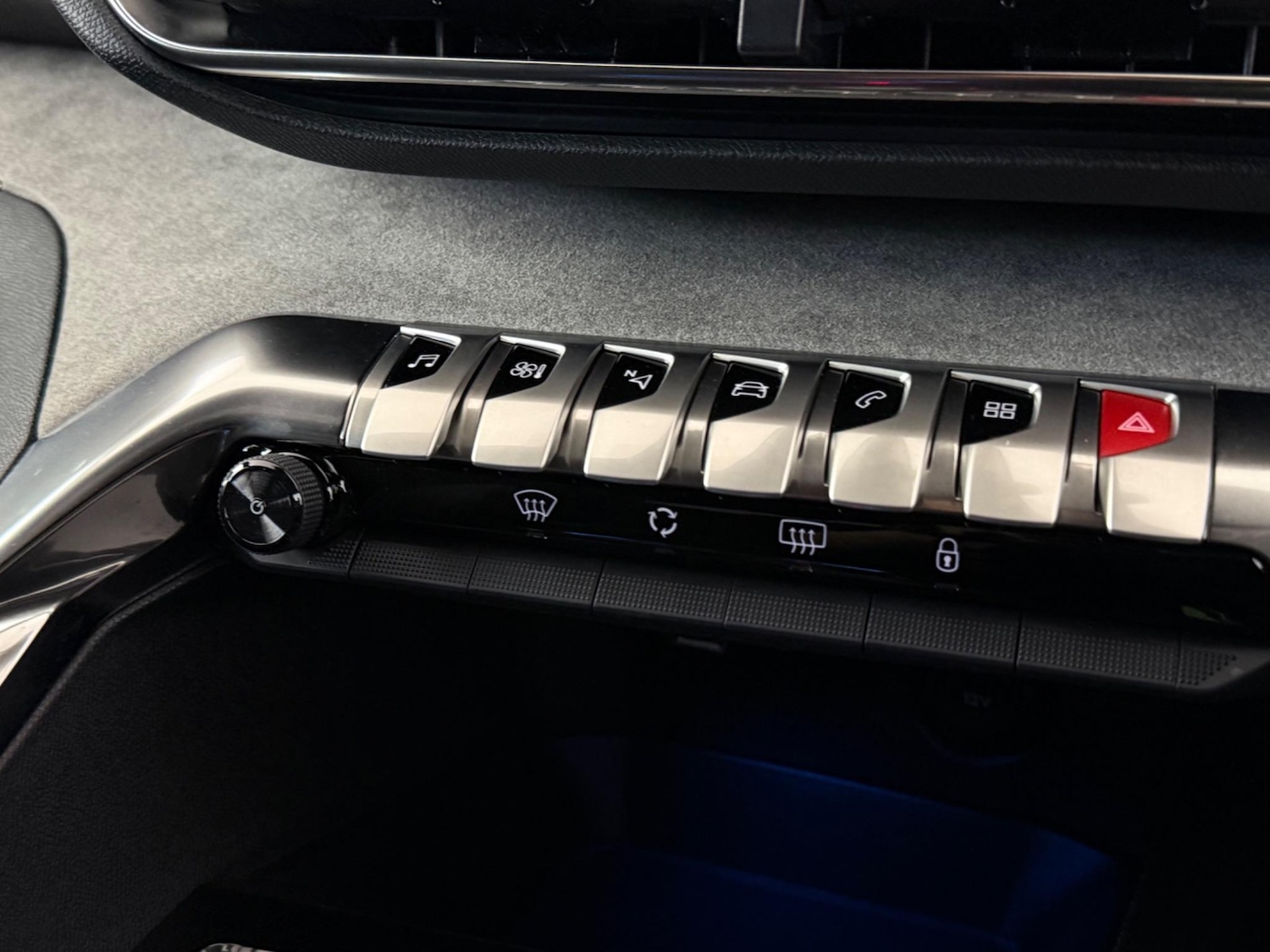 Used Peugeot 3008 2023 for sale - 76467107: Photo 41