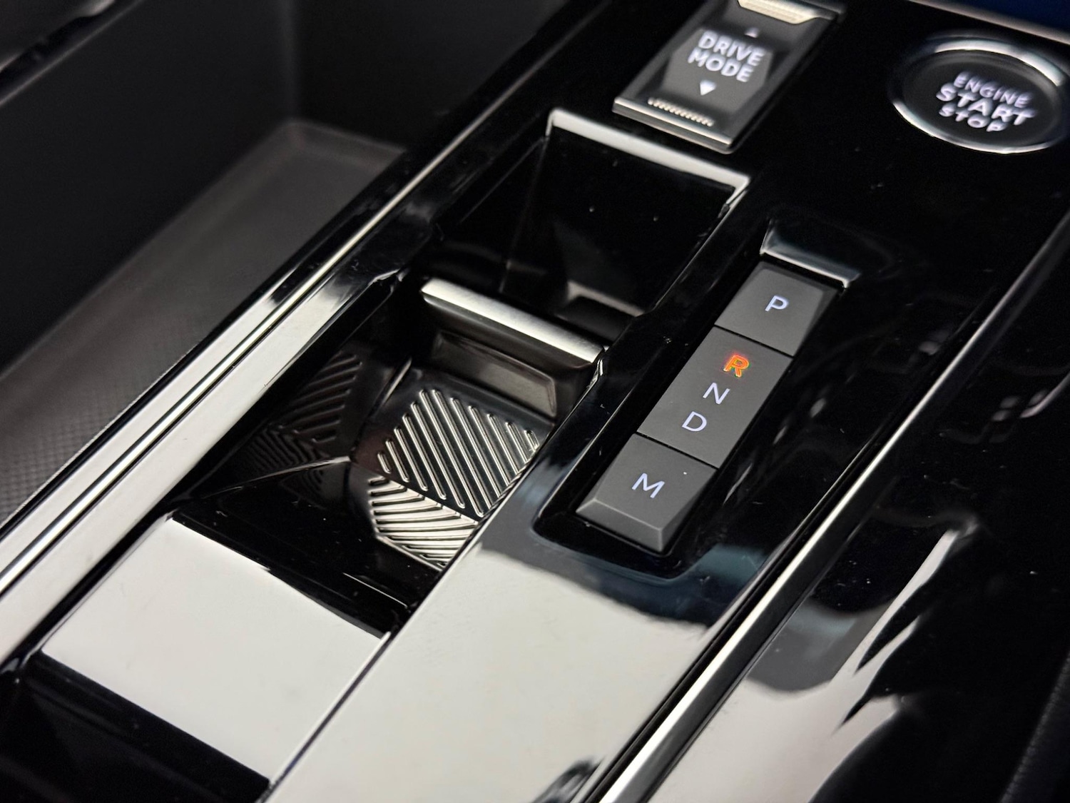 Used Peugeot 3008 2023 for sale - 76467107: Photo 45