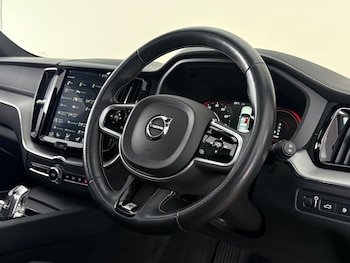 Used Volvo XC60 2018 for sale - 79304408: Photo