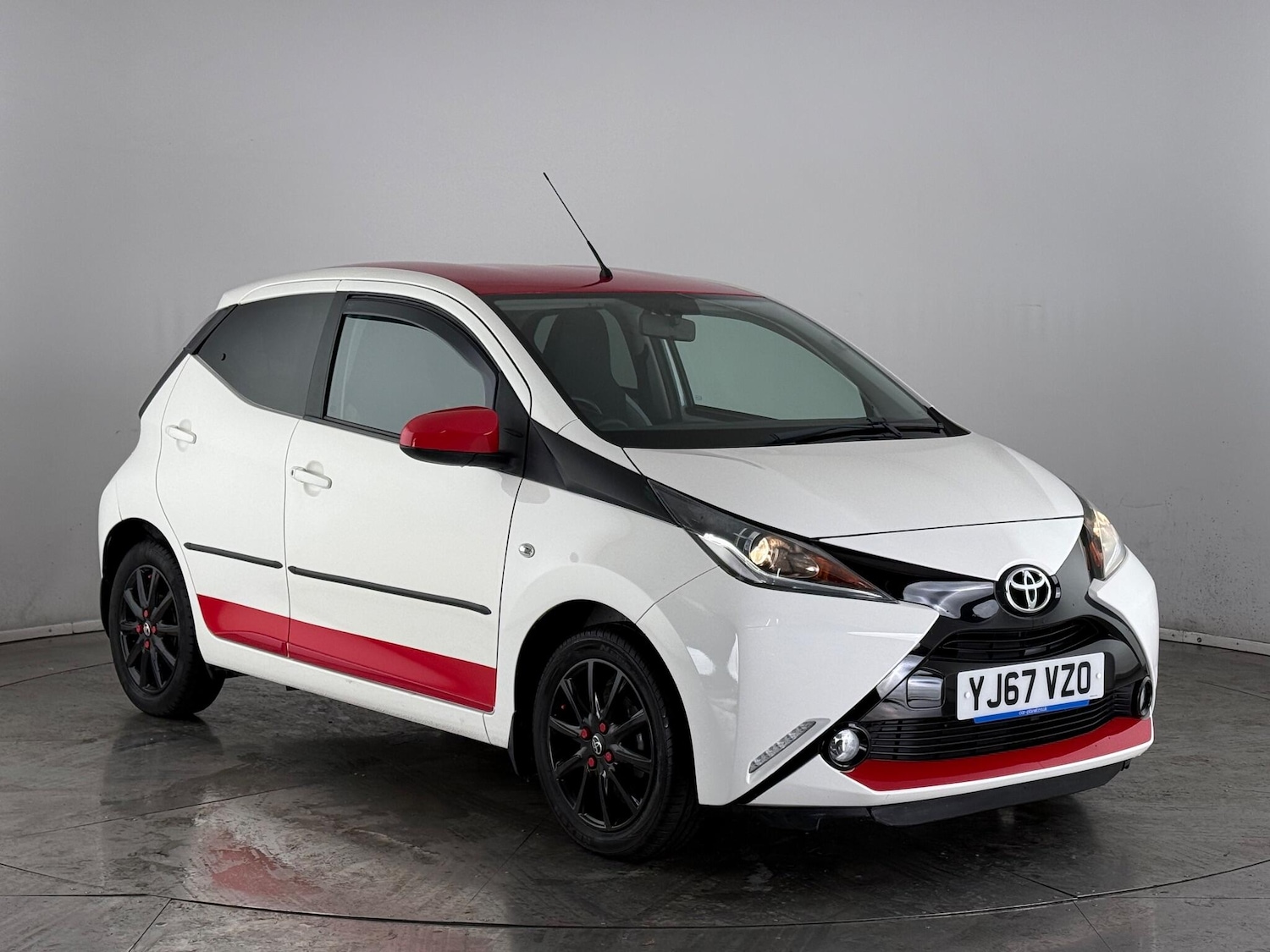 Used Toyota AYGO 2017 for sale - 76466690: Photo 1