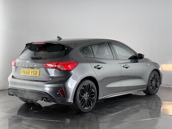 Used Ford Focus 2018 for sale - 77222374: Photo