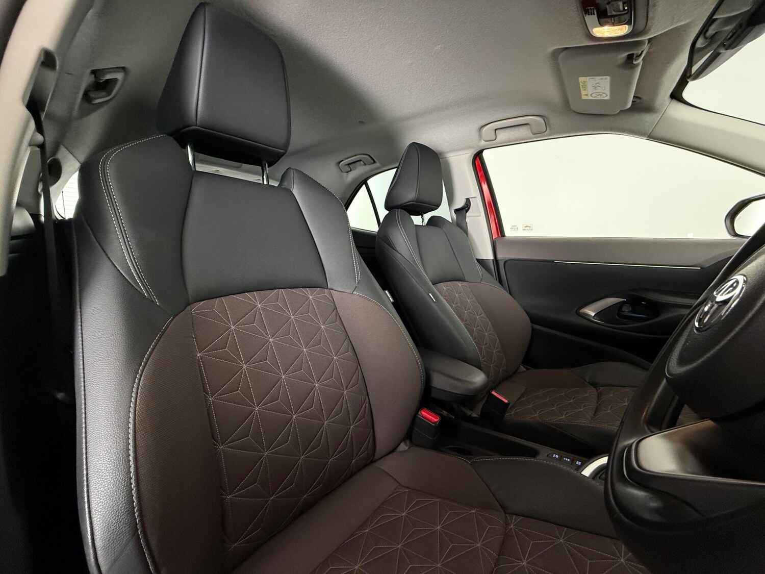 Used Toyota Yaris Cross 2023 for sale - 77672083: Photo 13