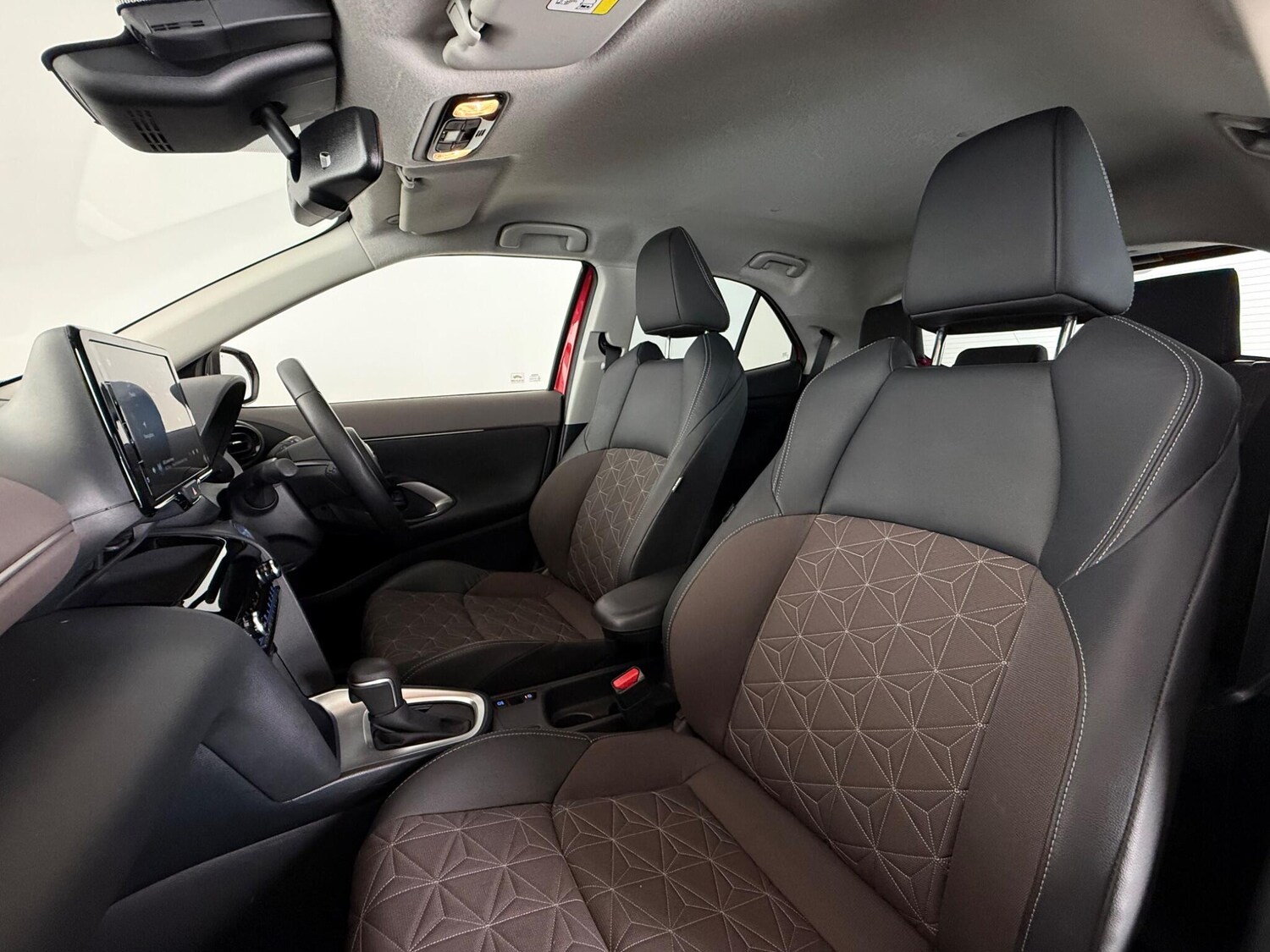 Used Toyota Yaris Cross 2023 for sale - 77672083: Photo 15