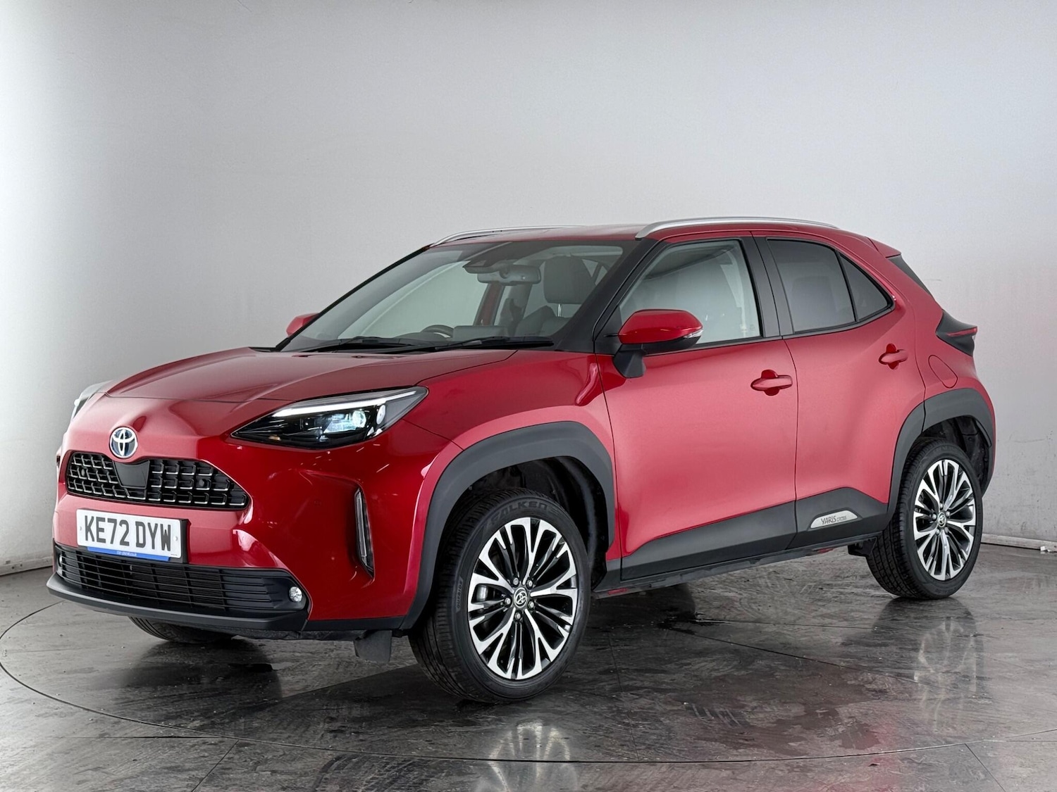 Used Toyota Yaris Cross 2023 for sale - 77672083: Photo 2