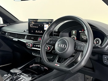 Used Audi A4 Avant 2021 for sale - 78923456: Photo