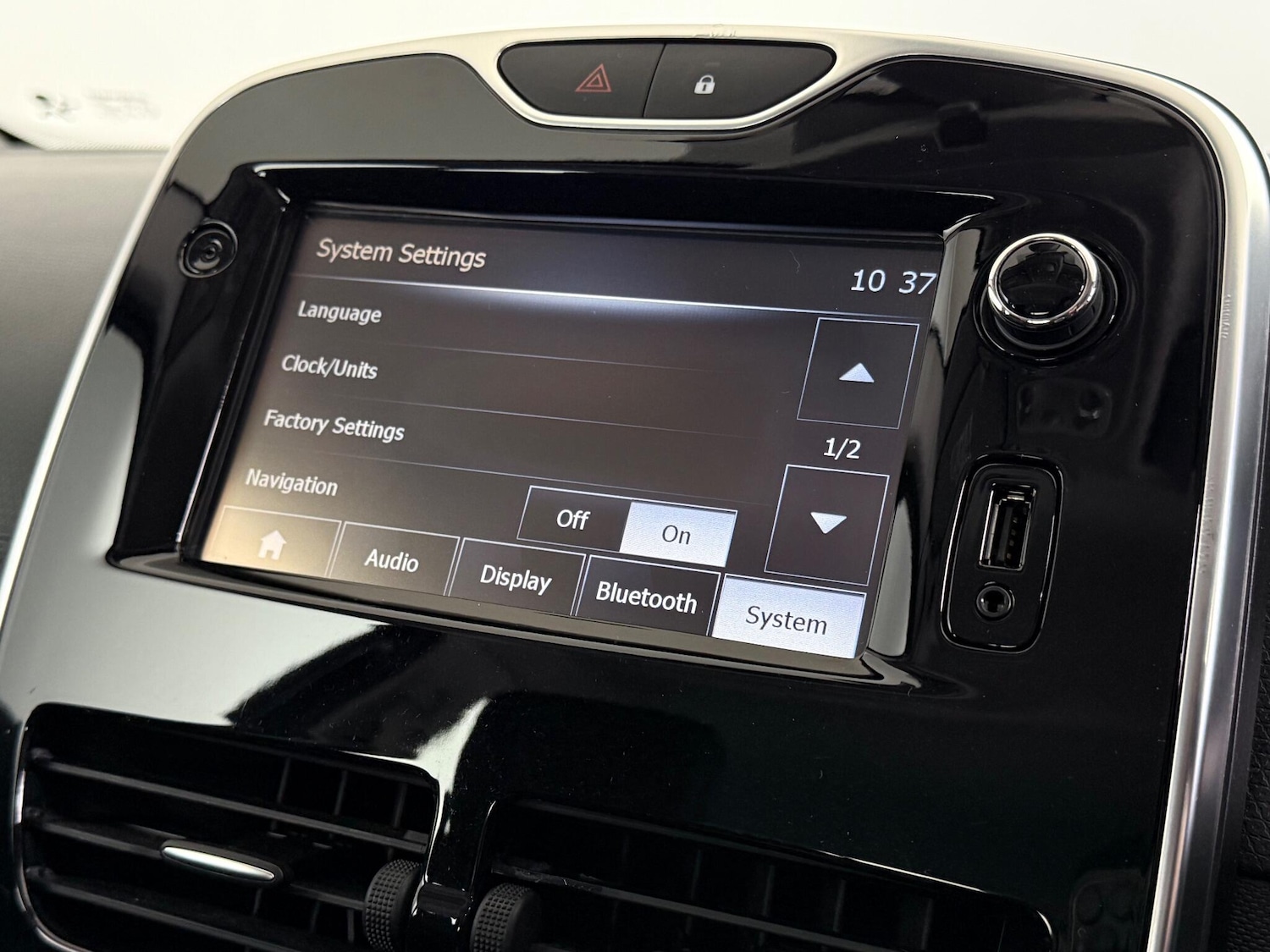 Used Renault Clio 2015 for sale - 77222314: Photo 25