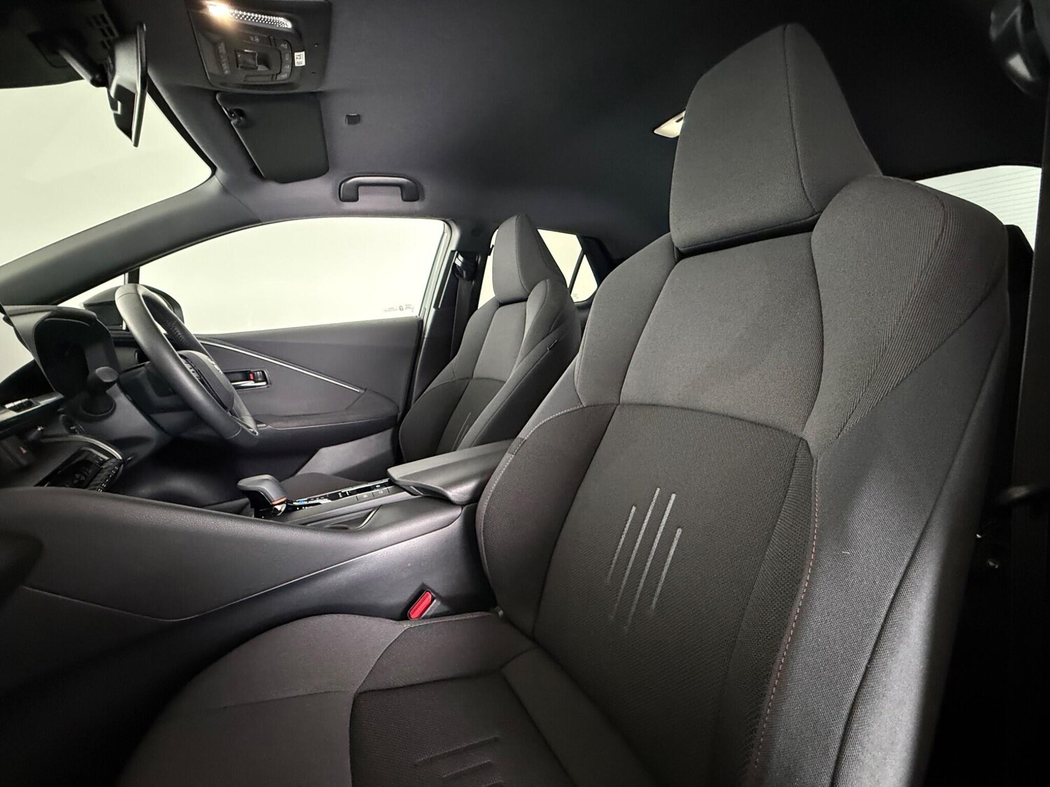 Used Toyota C-HR 2024 for sale - 77672113: Photo 12