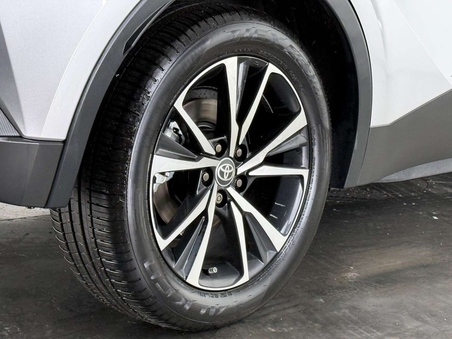 Used Toyota C-HR 2024 for sale - 77672113: Photo 9