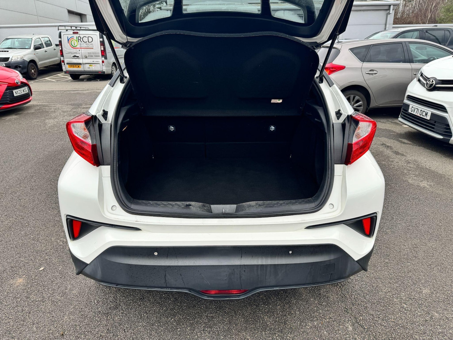 Used Toyota C-HR 2017 for sale - 76953580: Photo 10