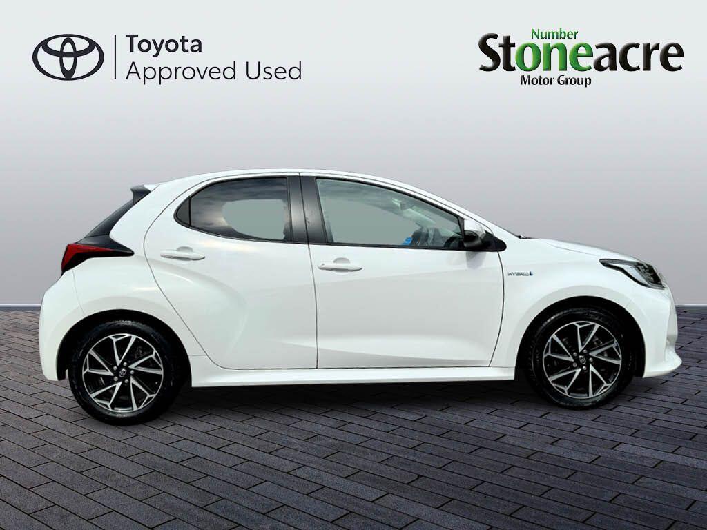 Used Toyota Yaris 2021 for sale - 76952707: Photo 2