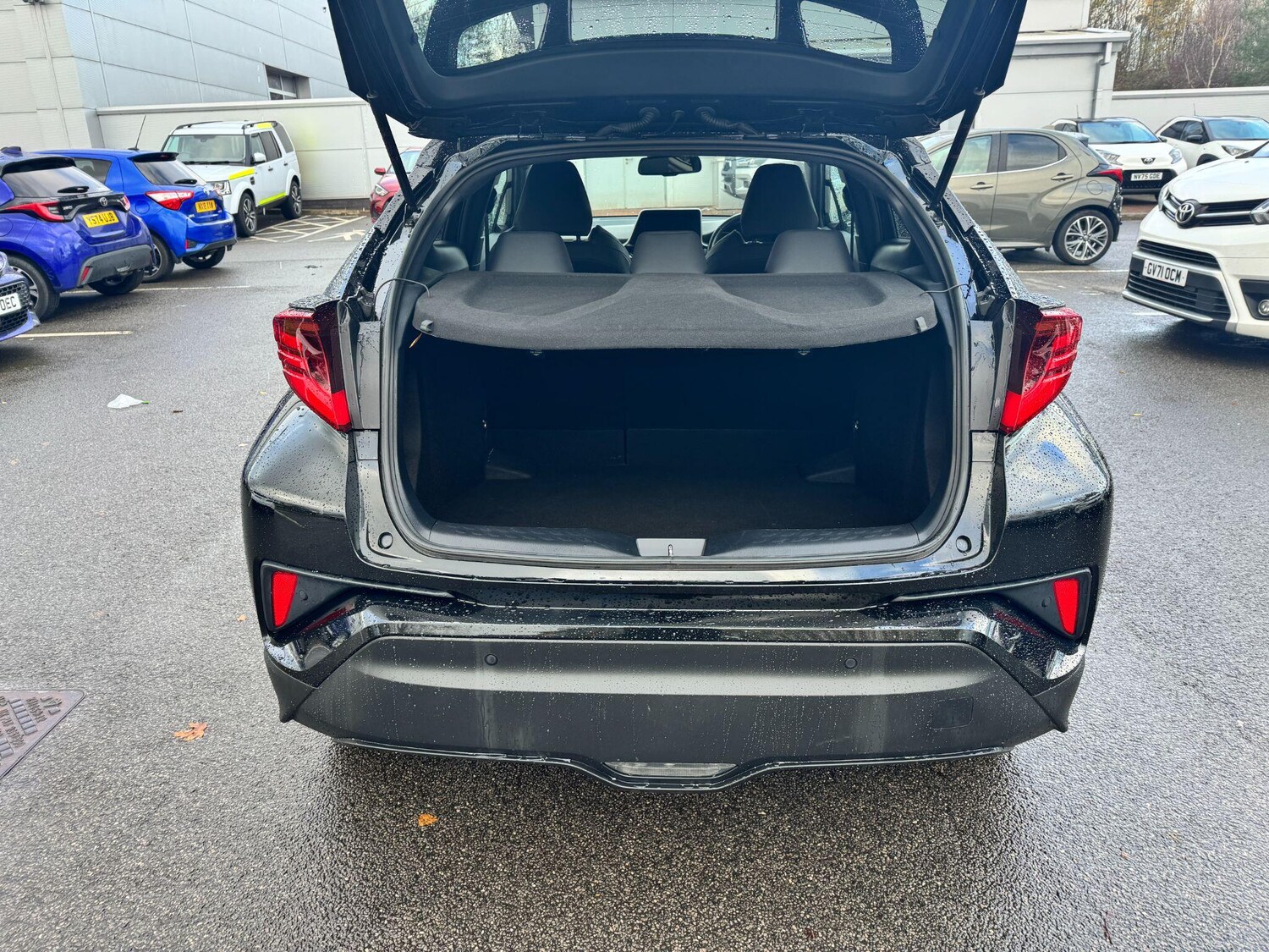 Used Toyota C-HR 2023 for sale - 76591985: Photo 10