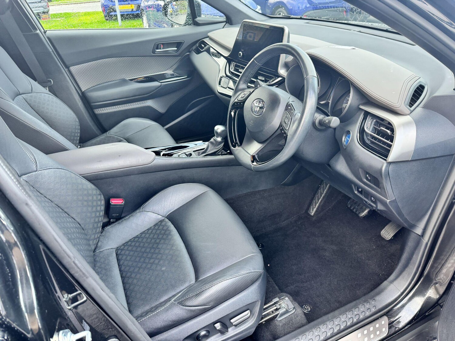 Used Toyota C-HR 2023 for sale - 76591985: Photo 11