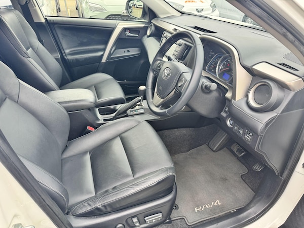 Used Toyota RAV4 2015 for sale - 76240201: Photo 11