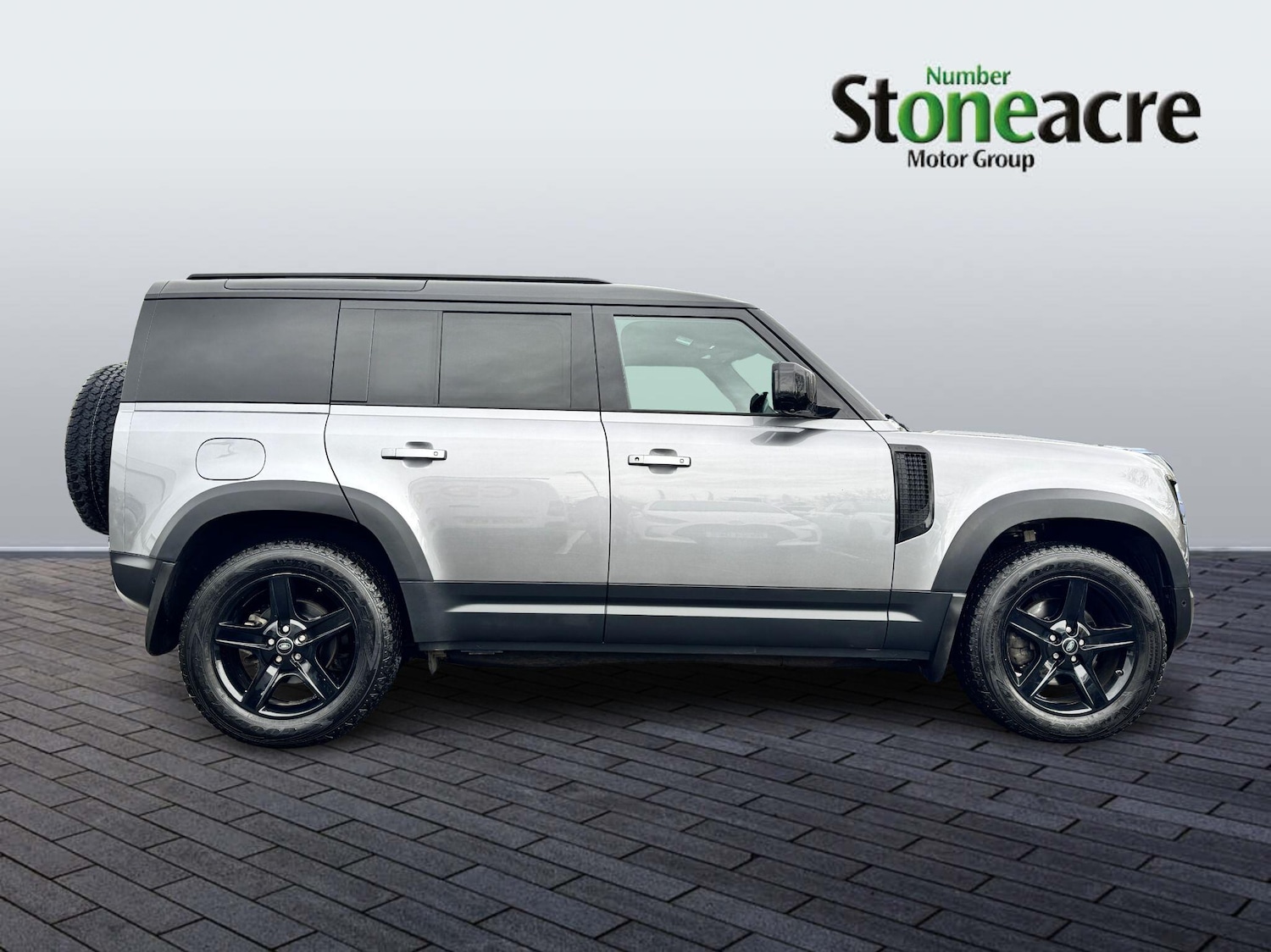 Used Land Rover Defender 110 2022 for sale - 76765269: Photo 2