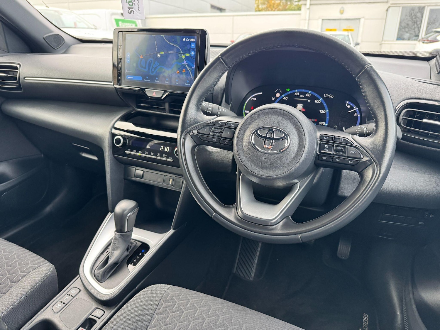 Used Toyota Yaris Cross 2023 for sale - 76422639: Photo 18